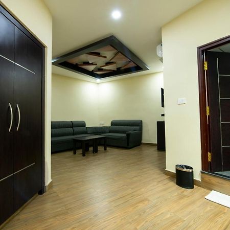 Comfy Luxury Hotel バンガロール エクステリア 写真
