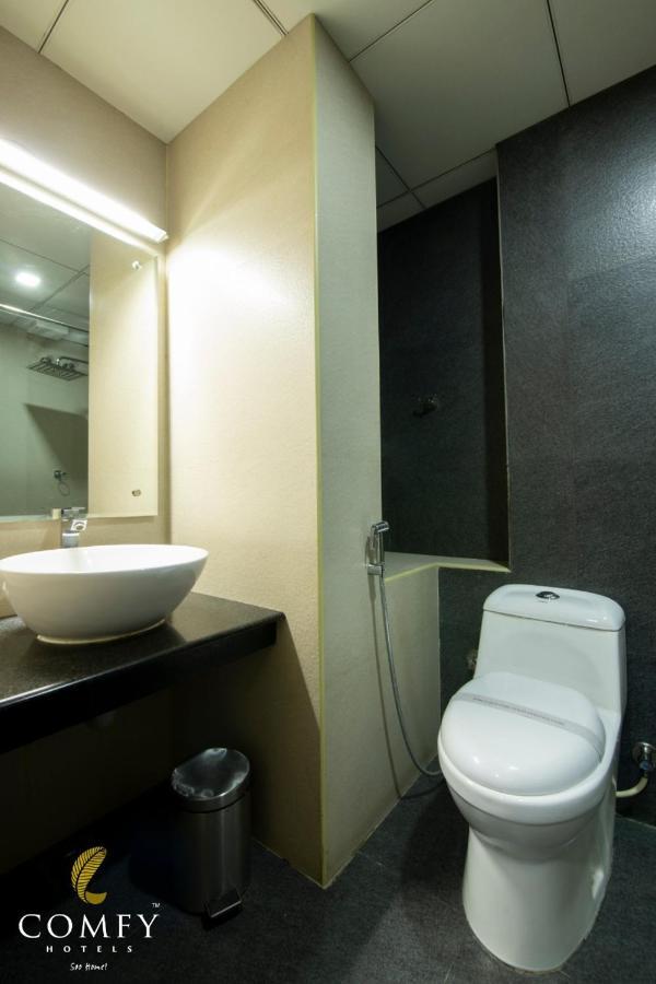 Comfy Luxury Hotel バンガロール エクステリア 写真